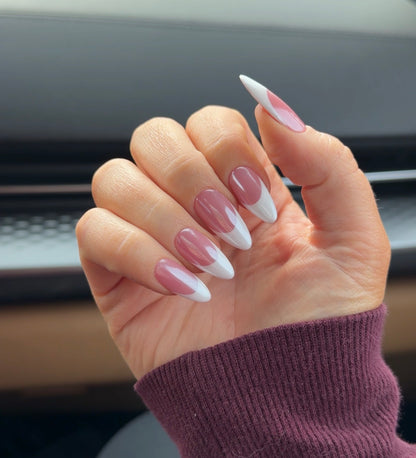 Classic soft French set featuring a pearl chrome finish, crisp white tips, and timeless minimalist styling.