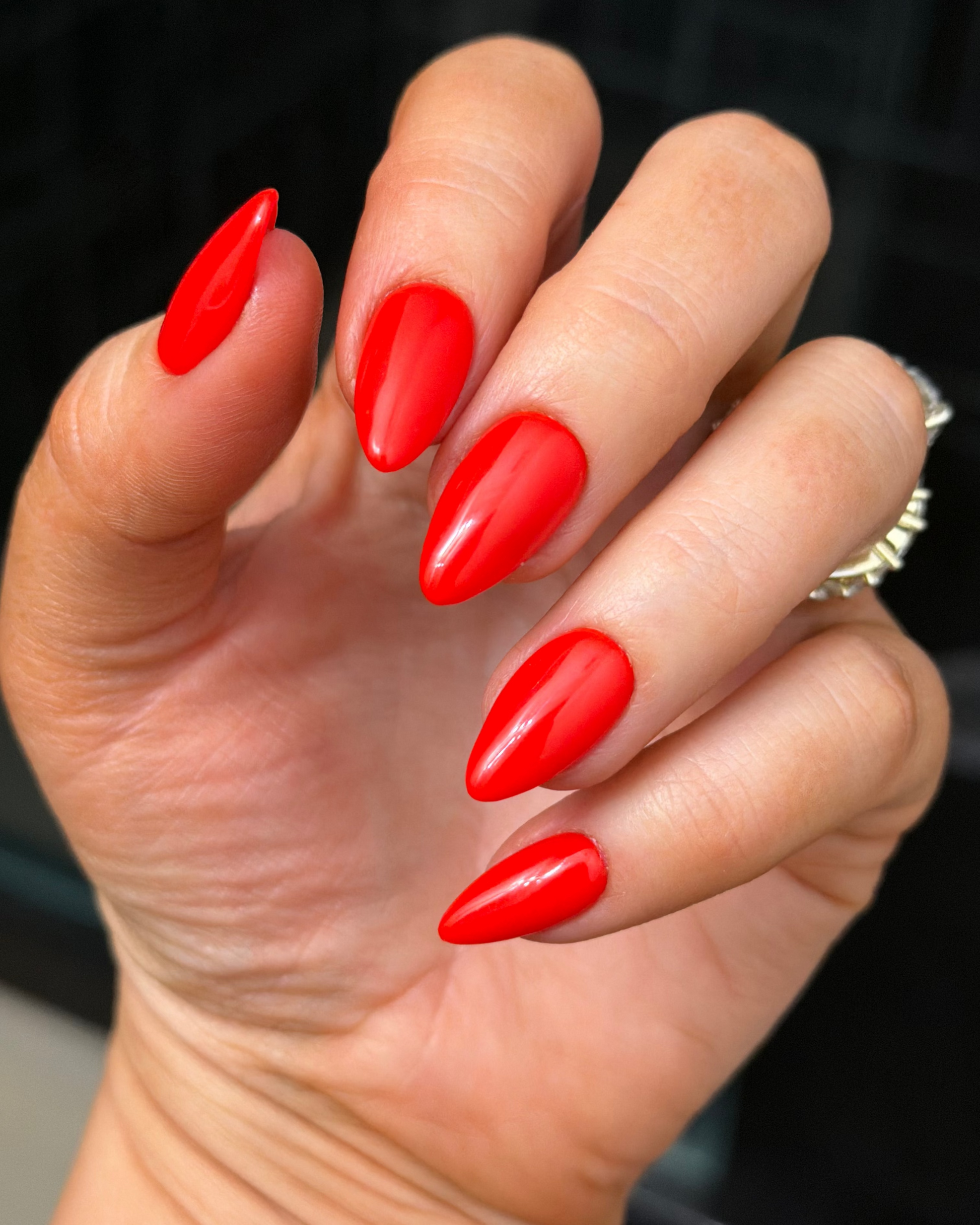Classic glossy red set featuring a vibrant high-shine finish and timeless minimalist styling